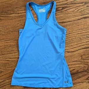 Heatgear underarmour fitted coupe tee. XS. Lightweight. Barely used.